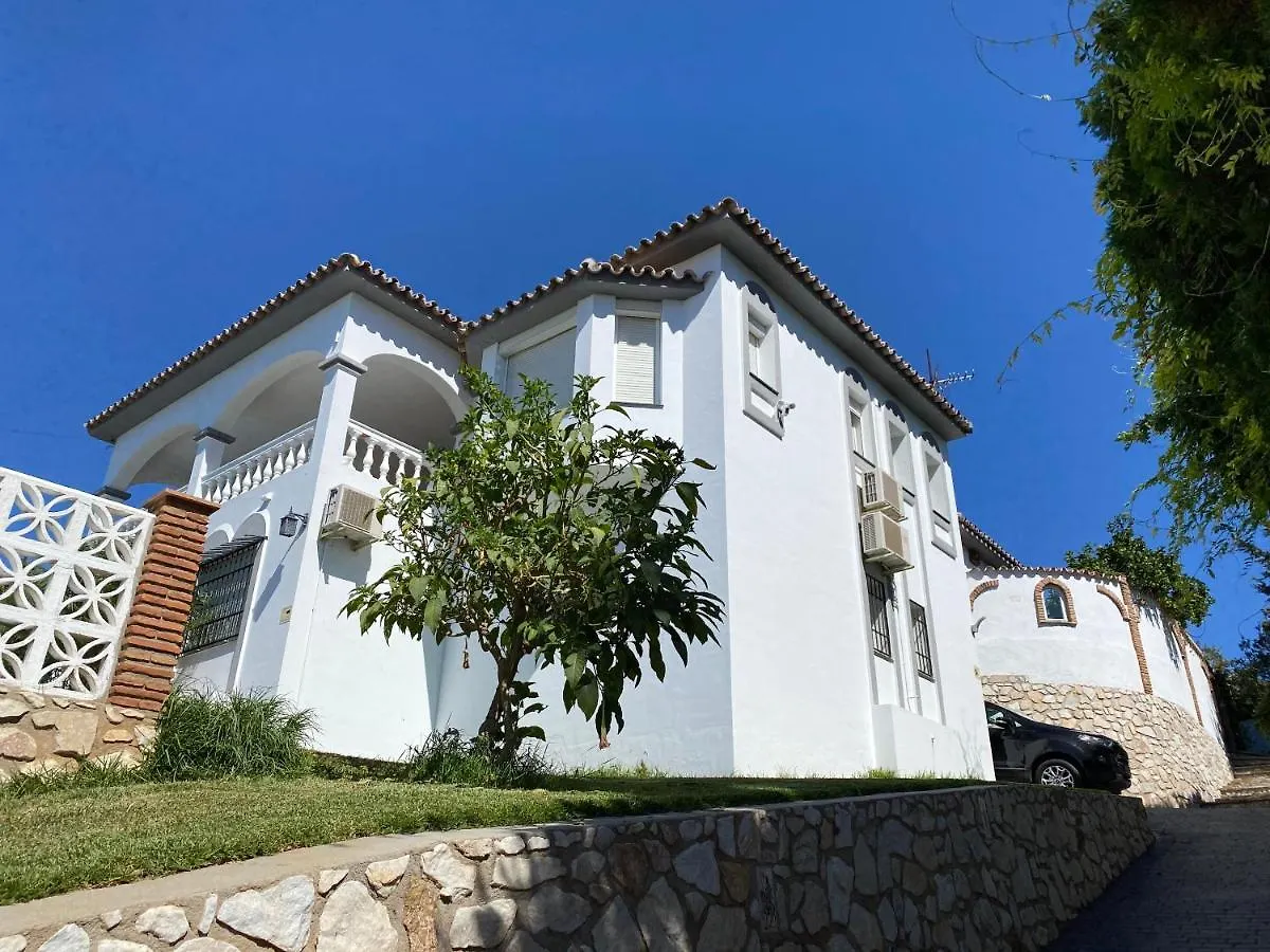 Villa With A Big Garden And Heated Pool Málaga Spanien