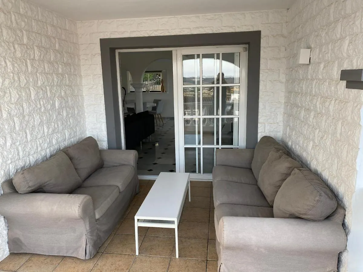 Villa With A Big Garden And Heated Pool Málaga